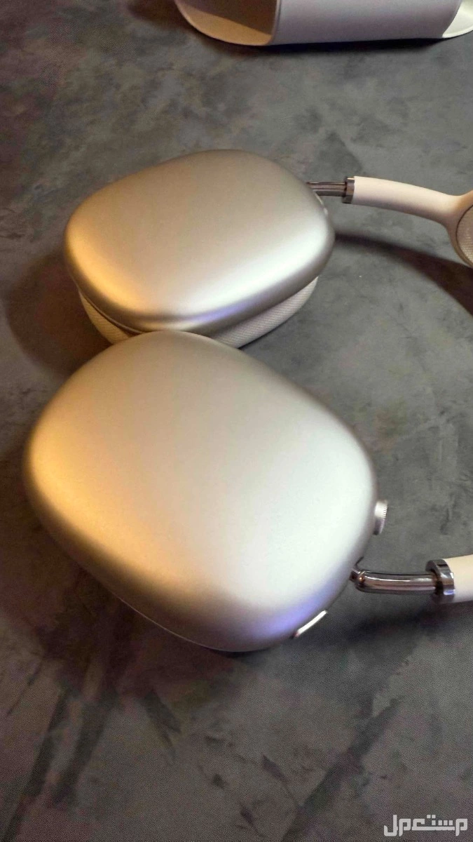 للبيع سماعة ابل ايربودز ماكس اخت الجديد في الرياض