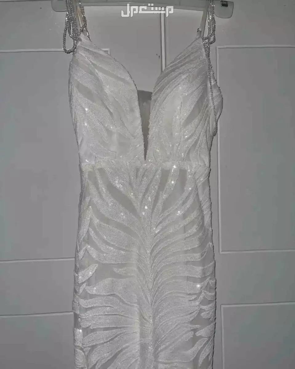 فستان نسائي ابيض فخم 500 في حفر الباطن بسعر 500 ريال سعودي