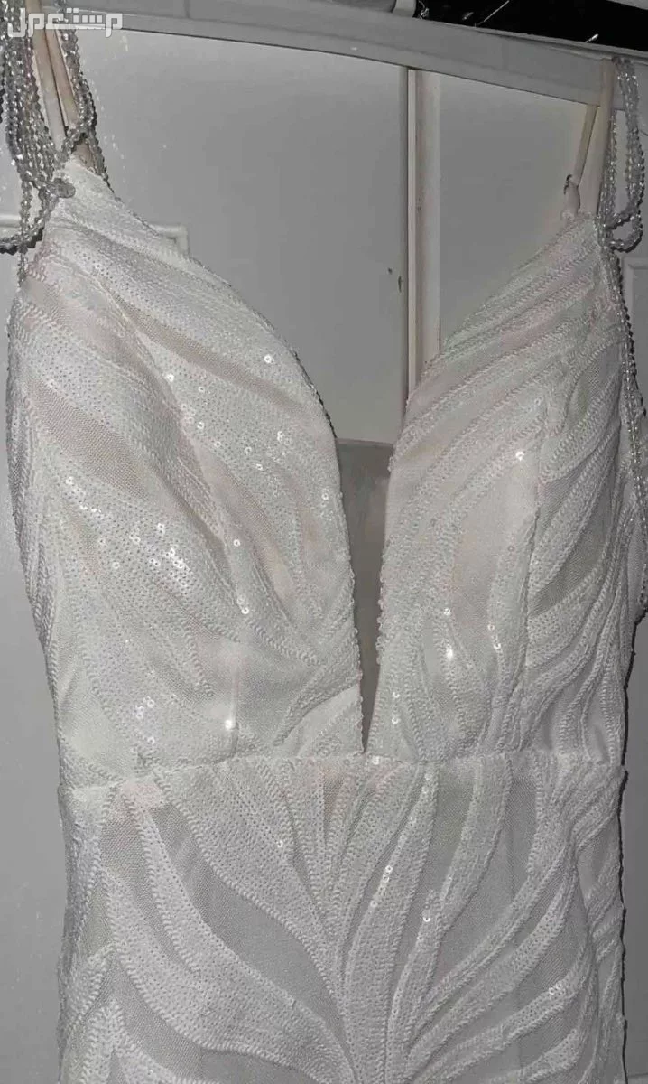 فستان نسائي ابيض فخم 500 في حفر الباطن بسعر 500 ريال سعودي