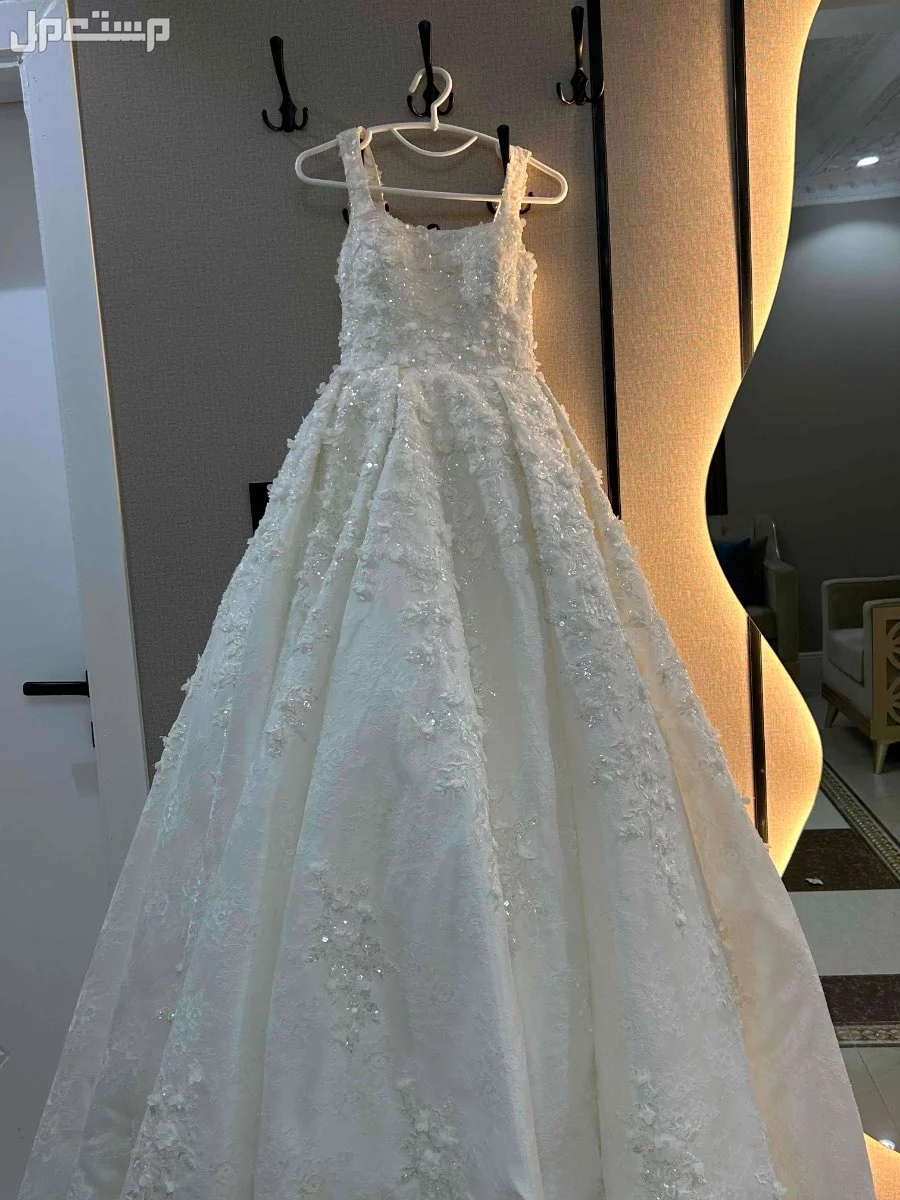 فستان زفاف راقي وفاهر في الطائف بسعر 2500 ريال سعودي