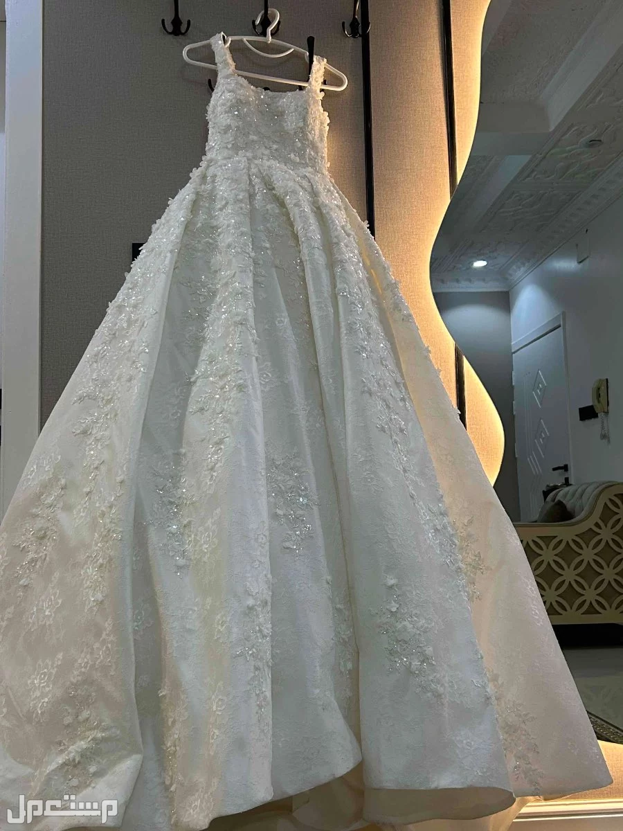 فستان زفاف راقي وفاهر  في الطائف بسعر 2500 ريال سعودي