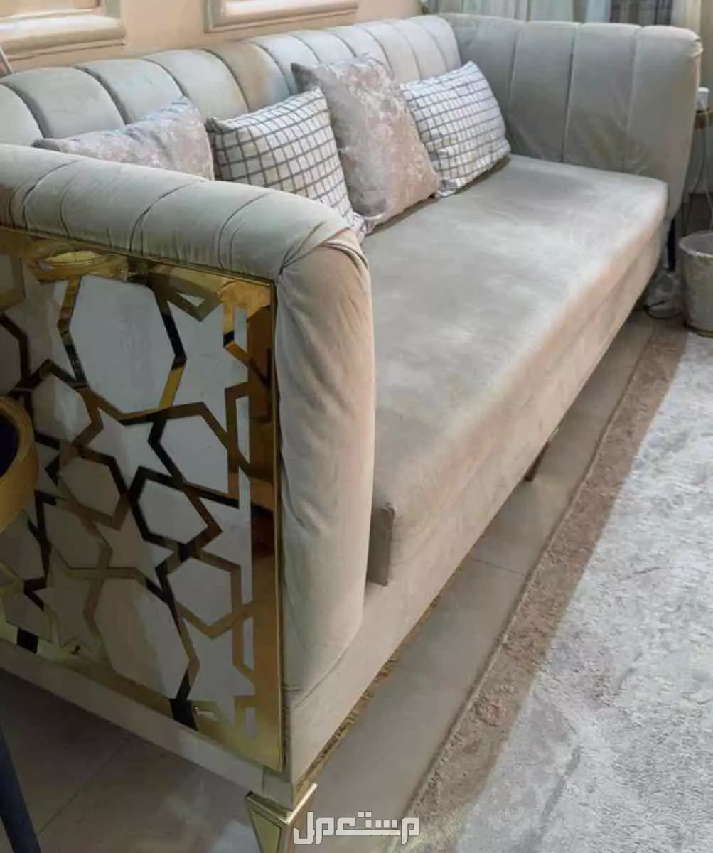 كنب كلاسيكي بيج غامق فخم وهادي