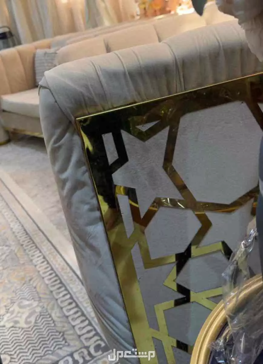 كنب كلاسيكي بيج غامق فخم وهادي