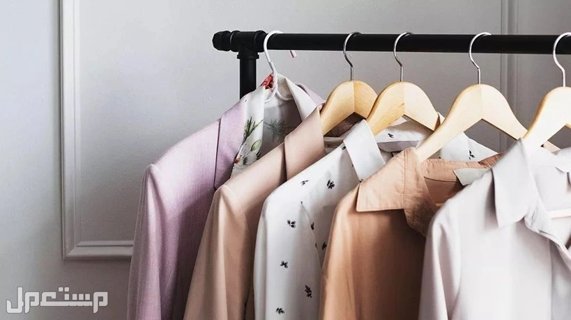 ما تفسير رؤية الملابس الملونة في المنام للمتزوجة والعزباء؟ الملابس الملونة في الحلم