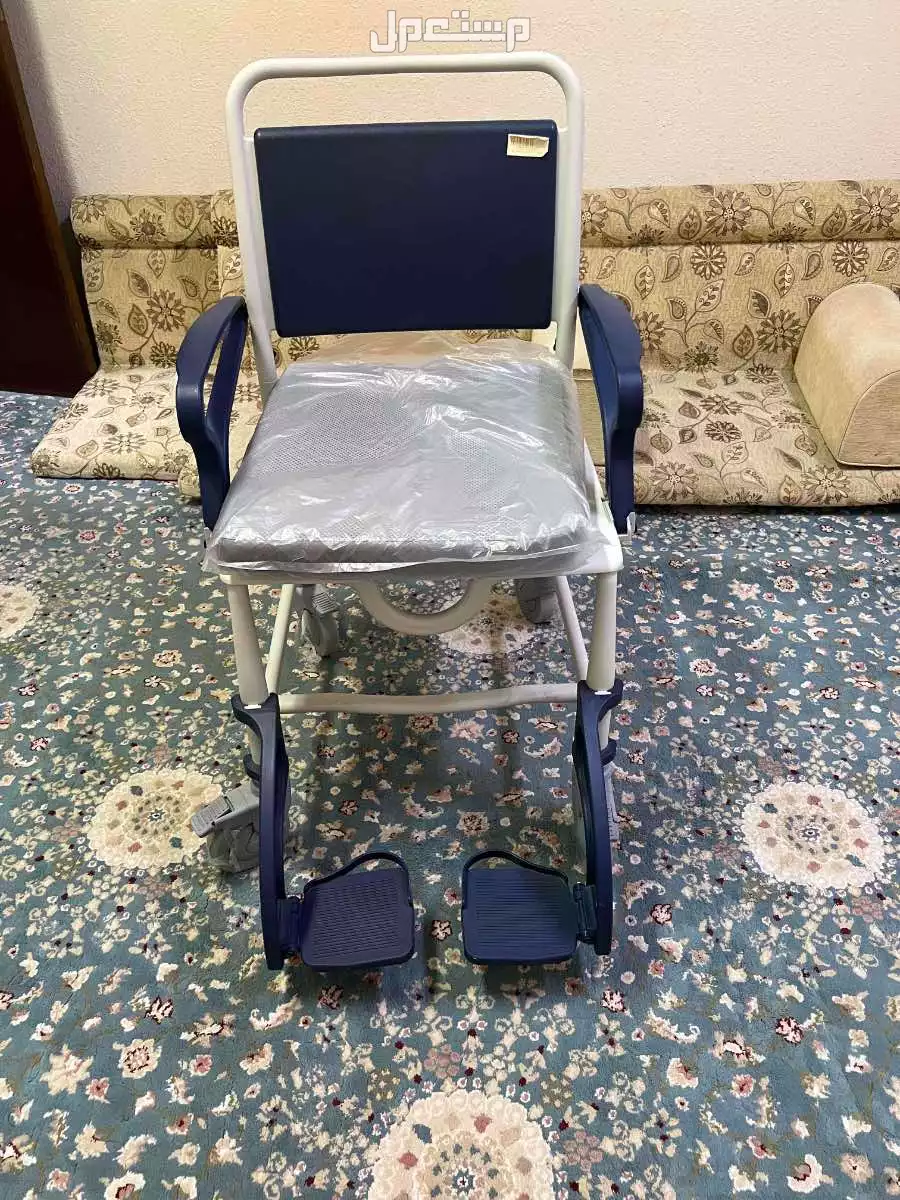 كرسي للبيع لنقل كيار السن بسعر 900ريال