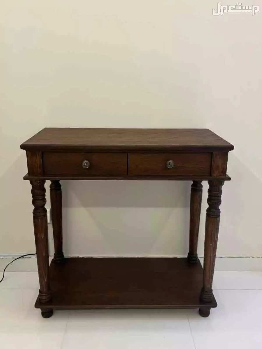 طاوله مدخل  مفصله جديده  في الرياض بسعر 1400 ريال سعودي