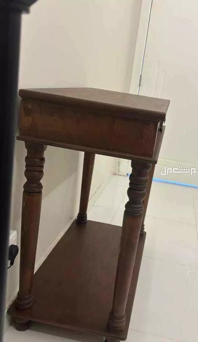 طاوله مدخل  مفصله جديده  في الرياض بسعر 1400 ريال سعودي