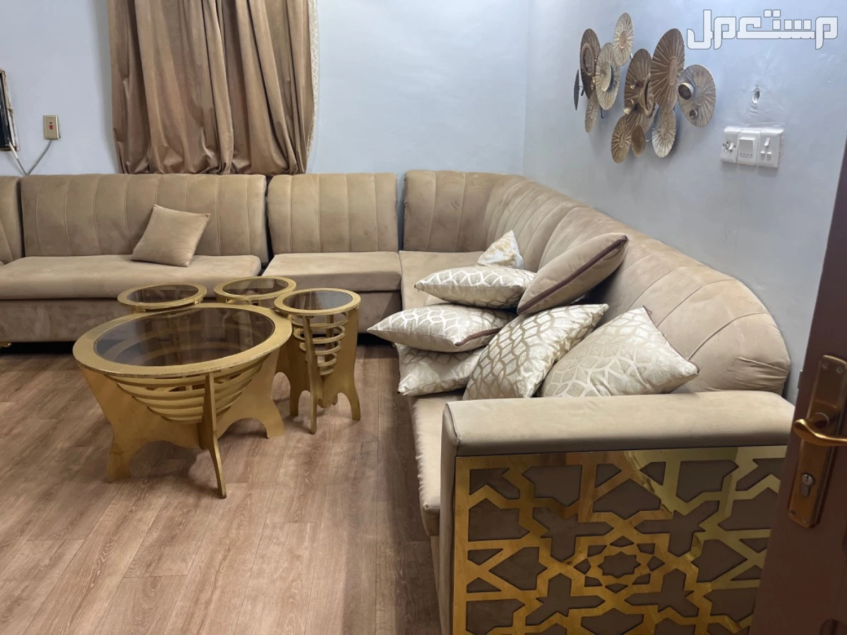 كنب مجلس حريم في العارضة بسعر 1500 ريال سعودي