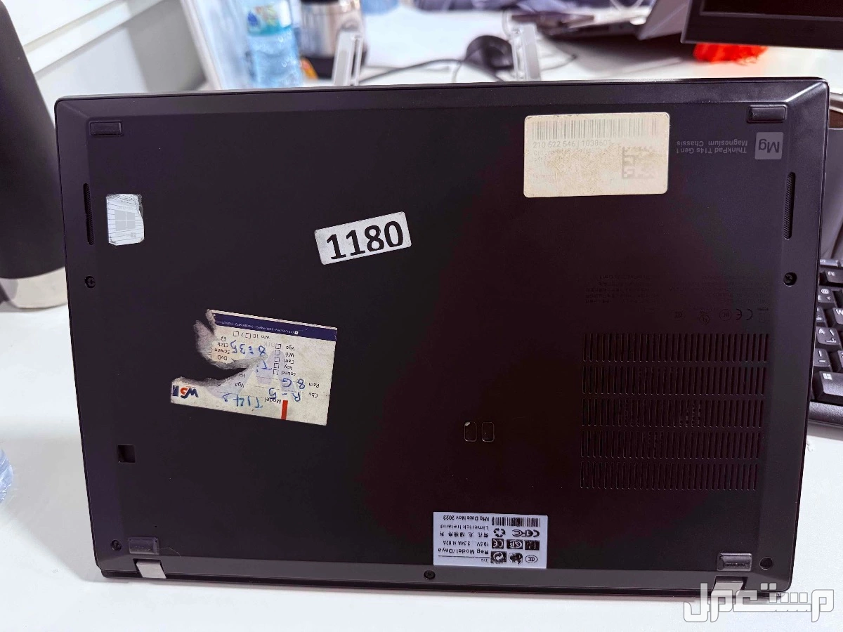 لينوفو ثينك باد - 1 تيرا lenove think pad 14 inch 1 tb ssd from back