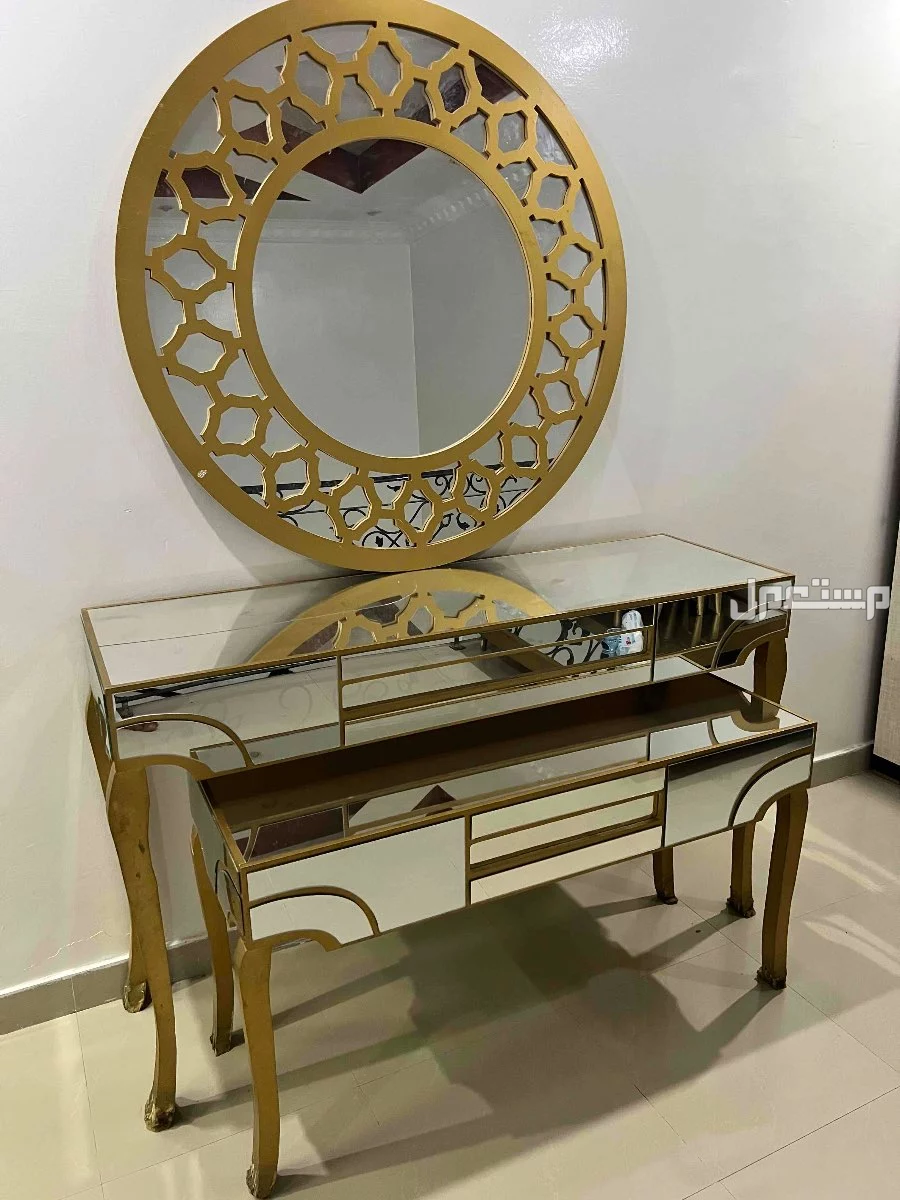 طاولة مدخل وطولة تقديم وطولت ارضية