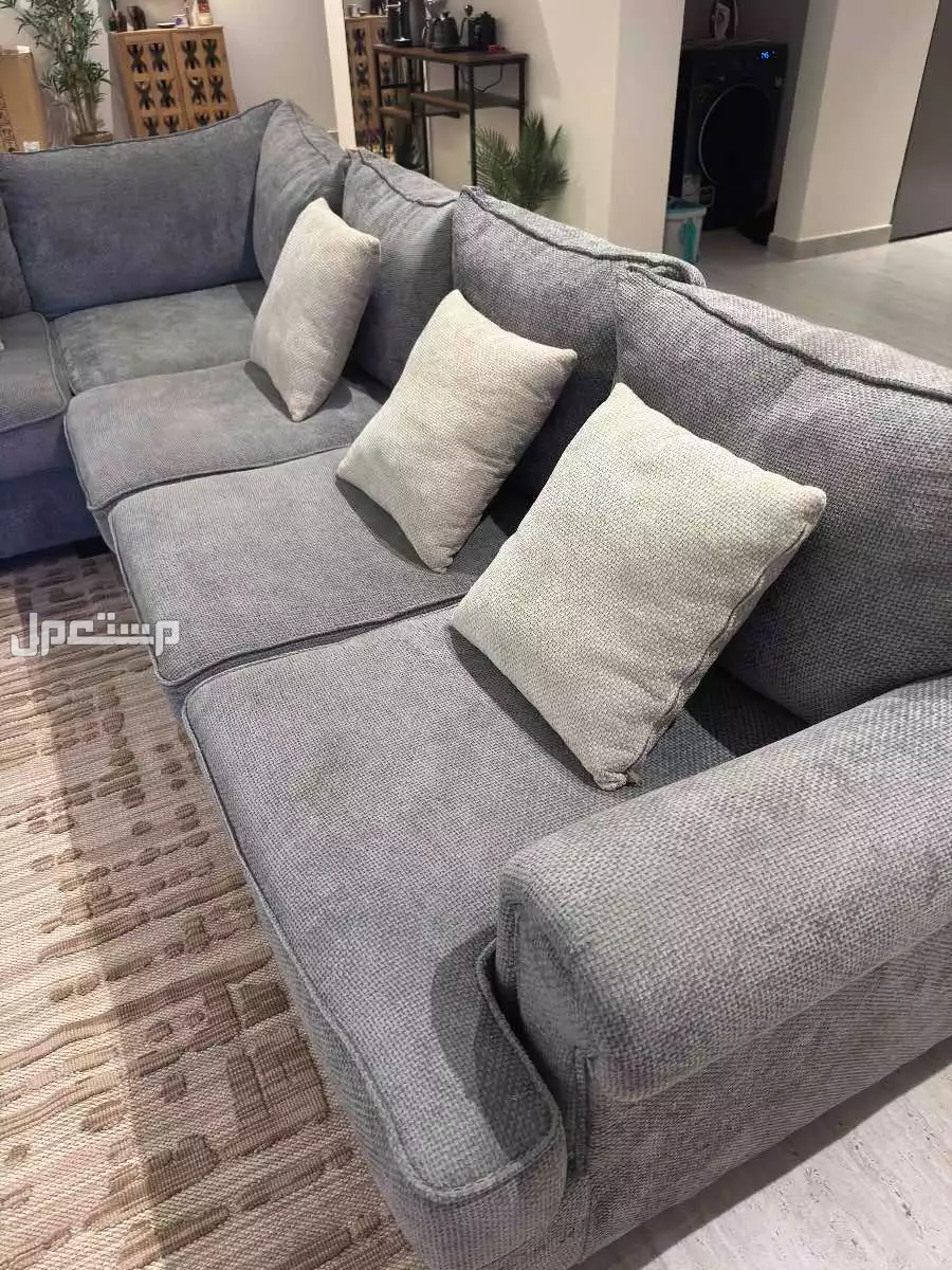 كنب مستخدم  للبيع ب 950 ريال نظيف جدا