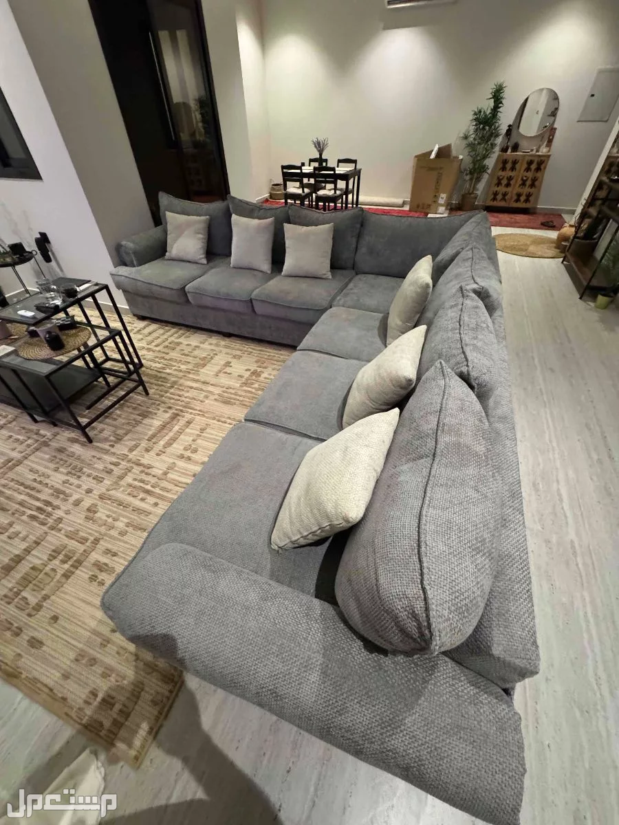 كنب مستخدم  للبيع ب 950 ريال نظيف جدا