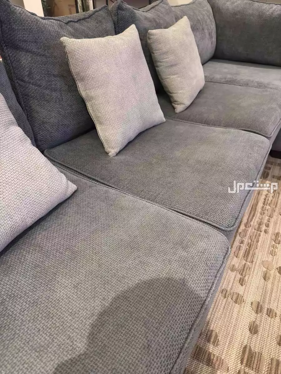 كنب مستخدم  للبيع ب 950 ريال نظيف جدا