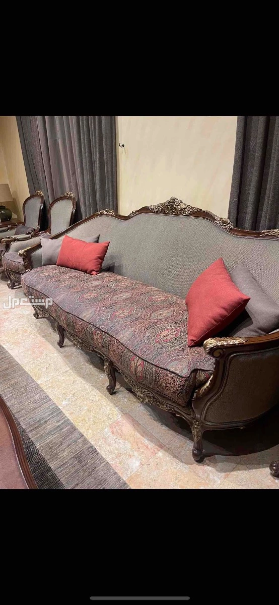 طقم كنب كلاسيك ممتاز من رومز للبيع بالرياض سعر 2000 قابل للتفاوض