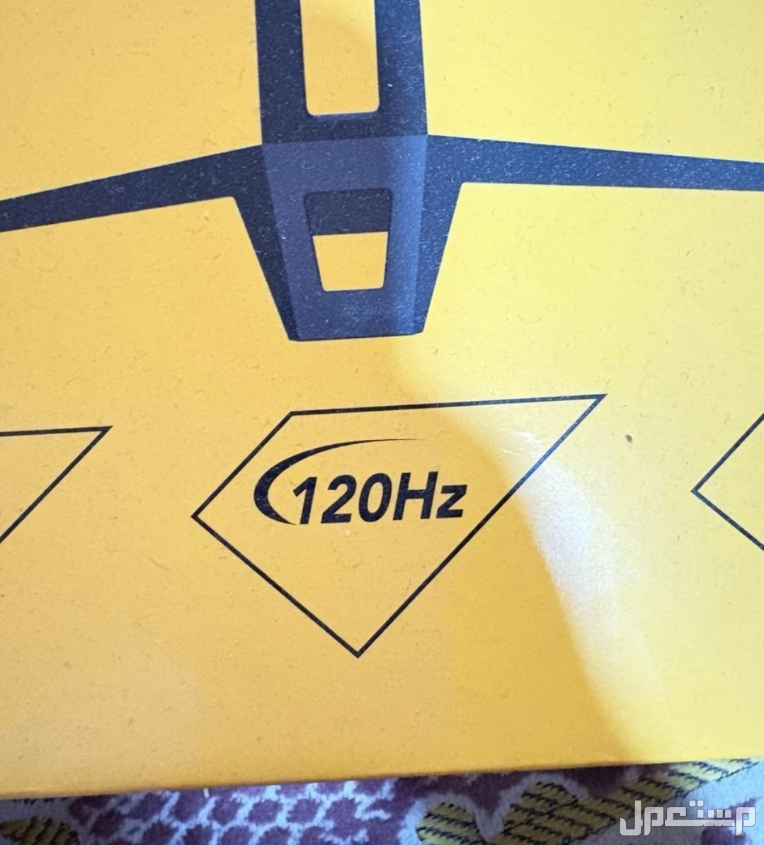 بلاستيشن 5 للبيع معه يدين وشاشة و حساب