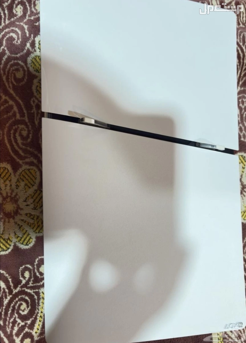 بلاستيشن 5 للبيع معه يدين وشاشة و حساب