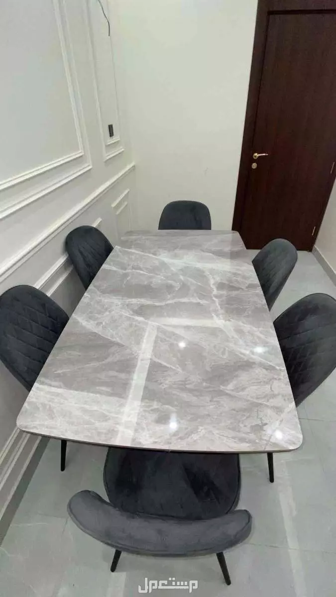 طاولة طعام رخام جديدة استخدام اسبوع فقط