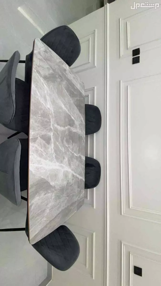 طاولة طعام رخام جديدة استخدام اسبوع فقط