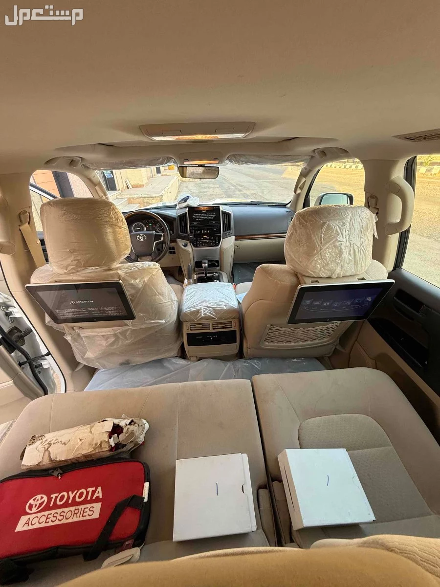 تويوتا لاندكروزر 2018 مستعملة للبيع في الرياض بسعر 200000 ريال سعودي