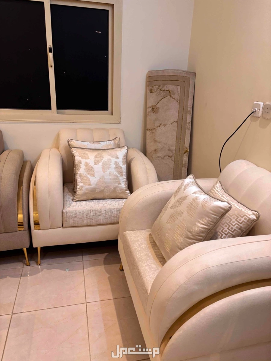 اللييع كنب  في جدة بسعر 2500 ريال سعودي