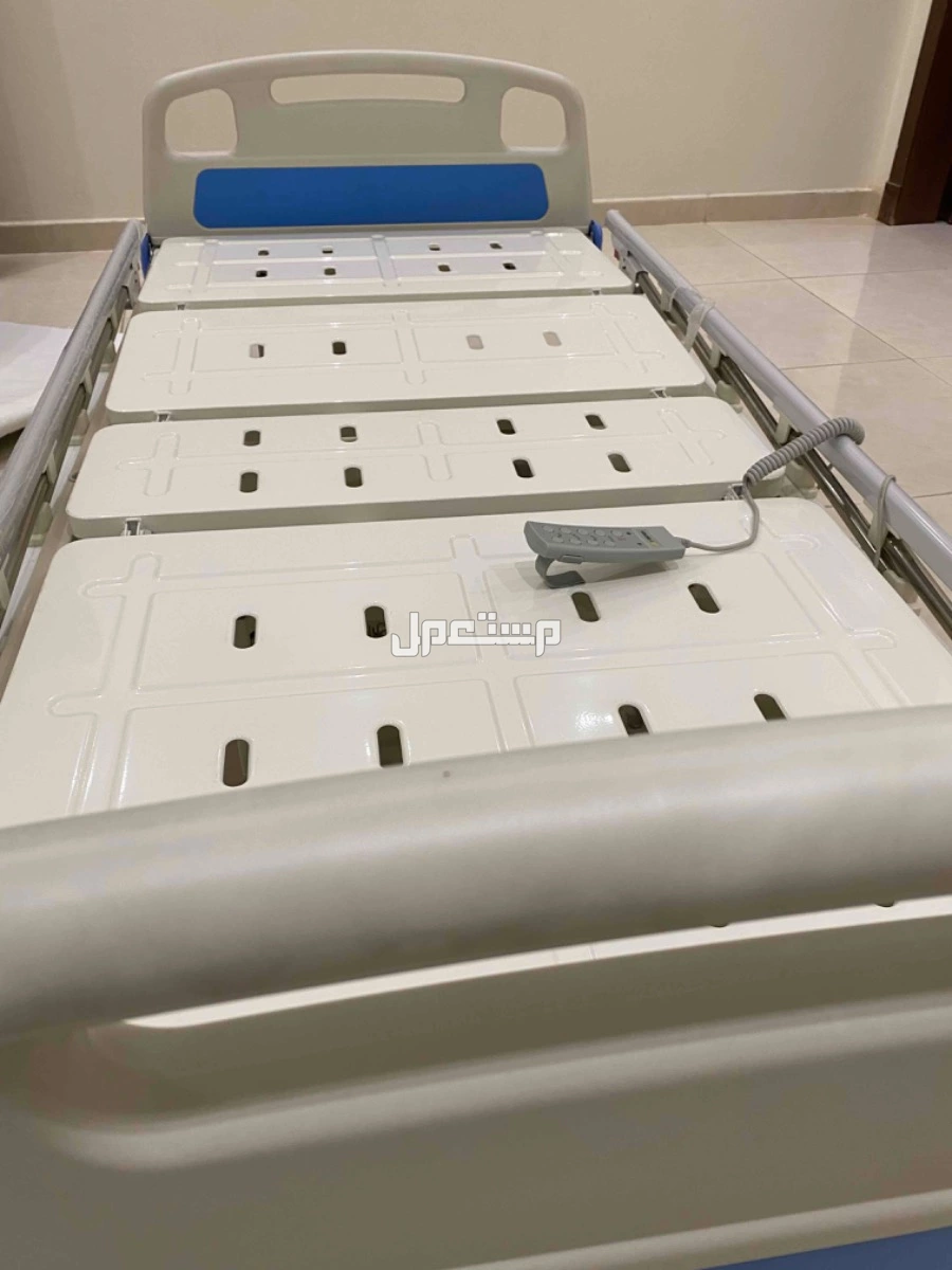 للبيع سرير طبي متحرك ( كهربائي) في الدمام