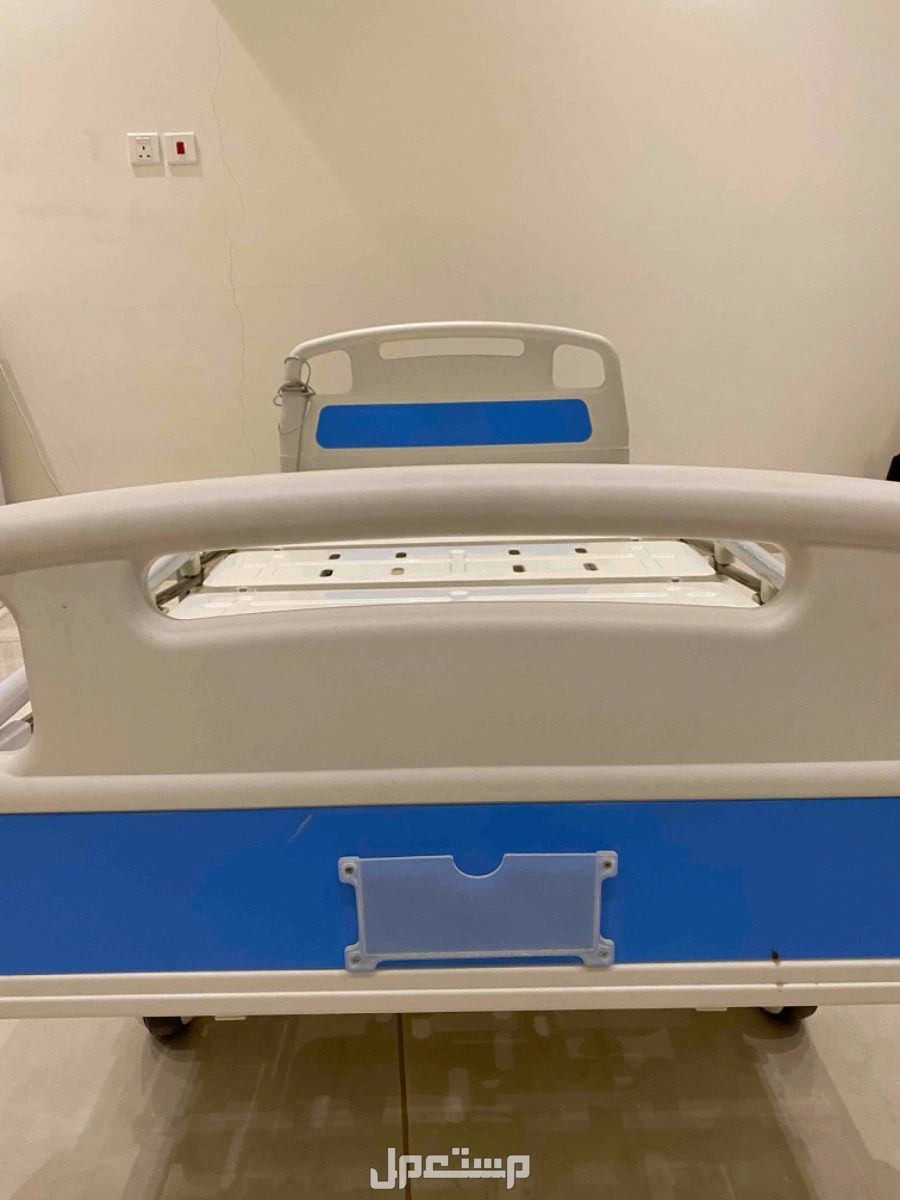 للبيع سرير طبي متحرك ( كهربائي) في الدمام