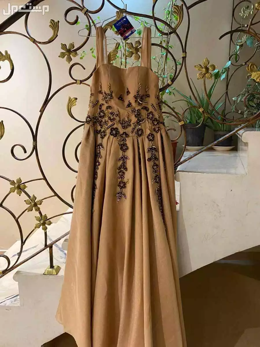 للبيع فستان شبكه 2024 في الخرج
