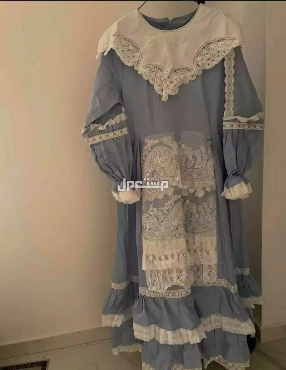 فستان بتصميم خاص يدوي بطابع فكتوري