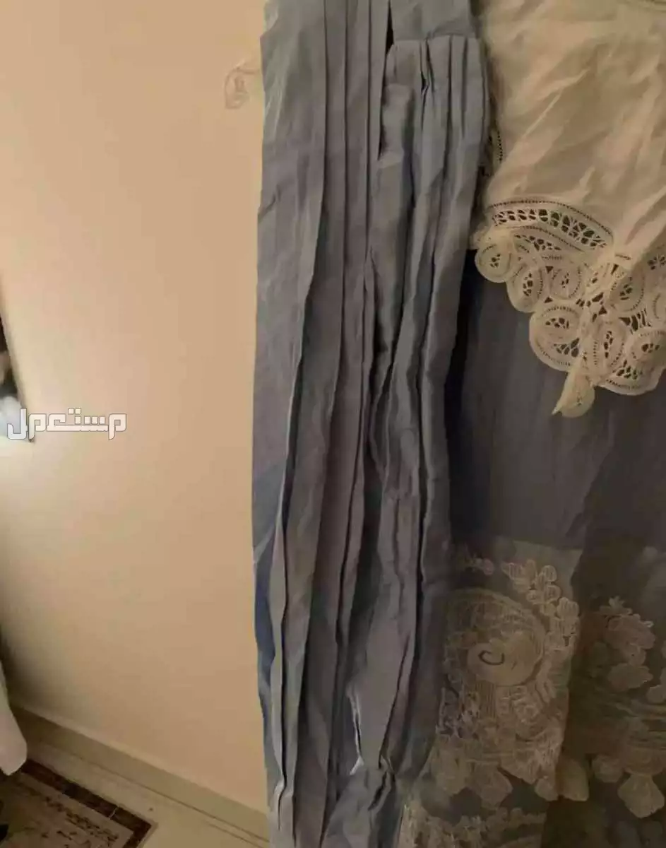 فستان بتصميم خاص يدوي بطابع فكتوري