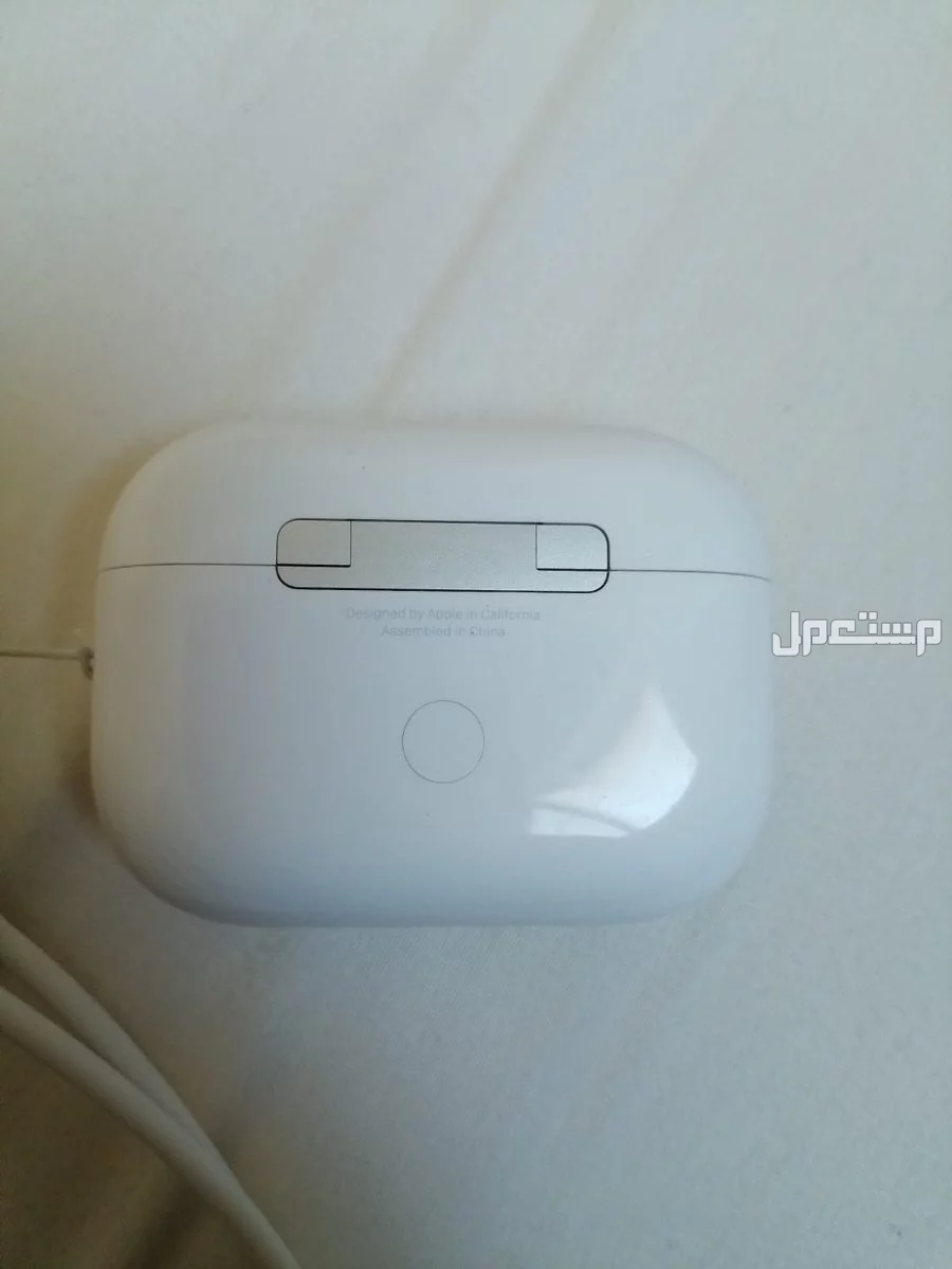 سماعات أبل ايربودز برو (عزل الضوضاء) في الرياض بسعر 750 ريال سعودي لا يوجد خدوش