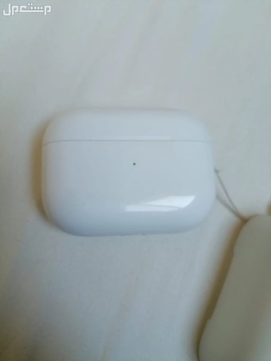 سماعات أبل ايربودز برو (عزل الضوضاء) في الرياض بسعر 750 ريال سعودي لا يوجد خدوش