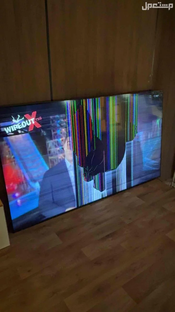 للبيع شاشة سامسونق 86 بوصه في الخبر العزيزيه