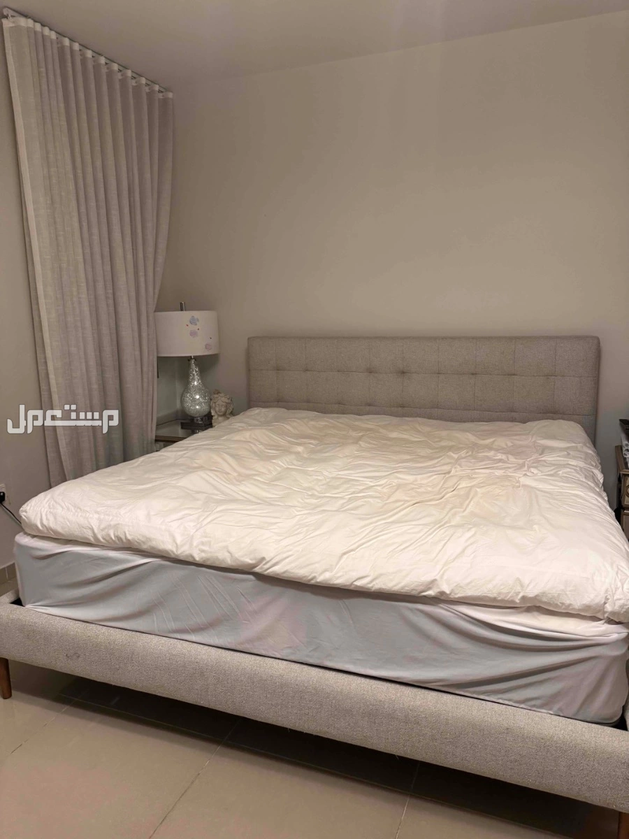 سرير ويست إلم مع مرتبة سيرتا ولباد كرز لينن – نظيف في الخبر