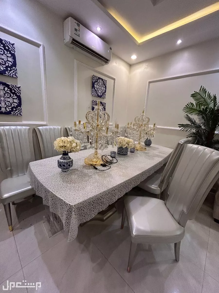 طاولة طعام للبيع الرياض جديدة 10 كراسي ب 3500
