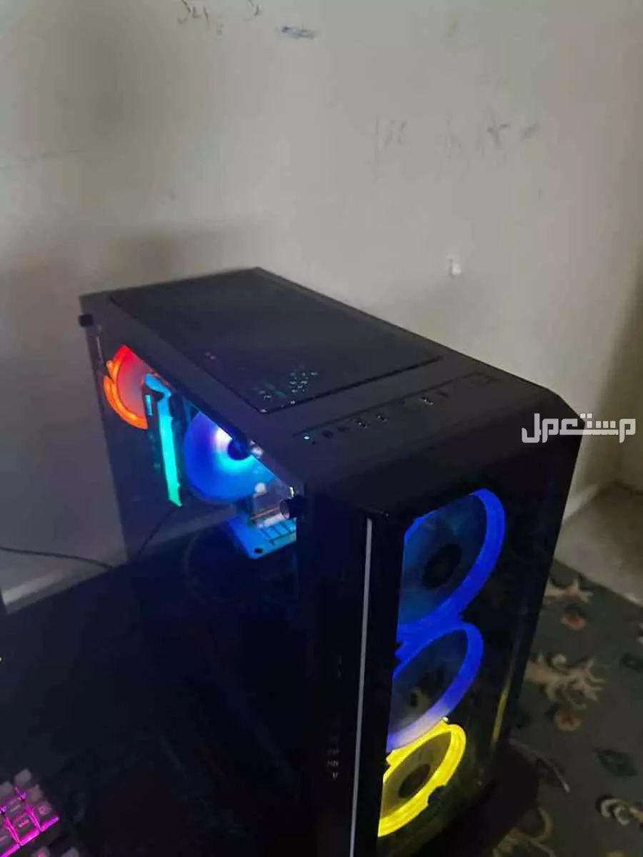 سيت اب كامل للبيع مع البي سي واغراضه كامله مكمله