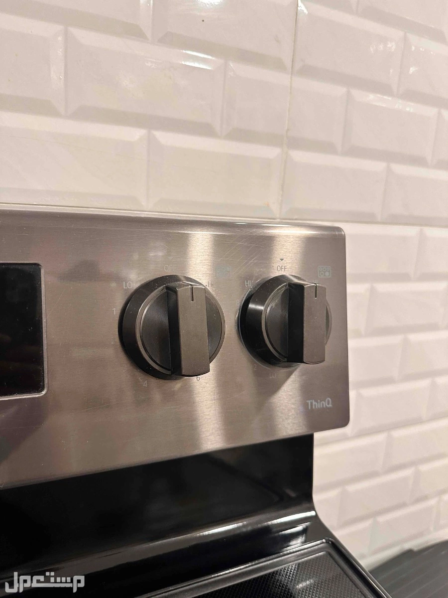 فرن LG كهرباء شبه جديد بقلاية هوائية و 5 عيون في الدمام
