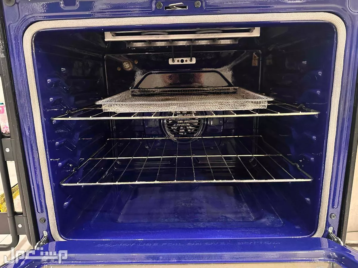 فرن LG كهرباء شبه جديد بقلاية هوائية و 5 عيون في الدمام