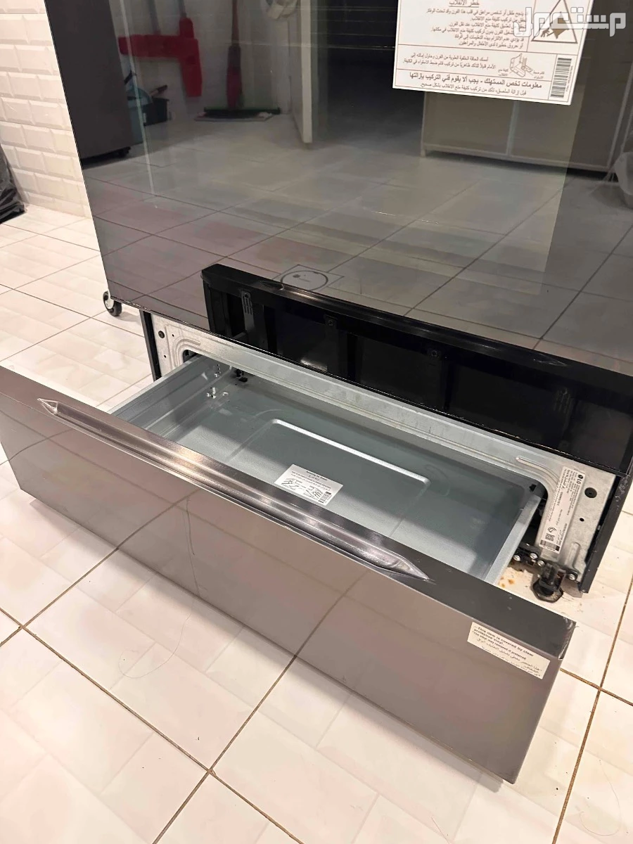 فرن LG كهرباء شبه جديد بقلاية هوائية و 5 عيون في الدمام