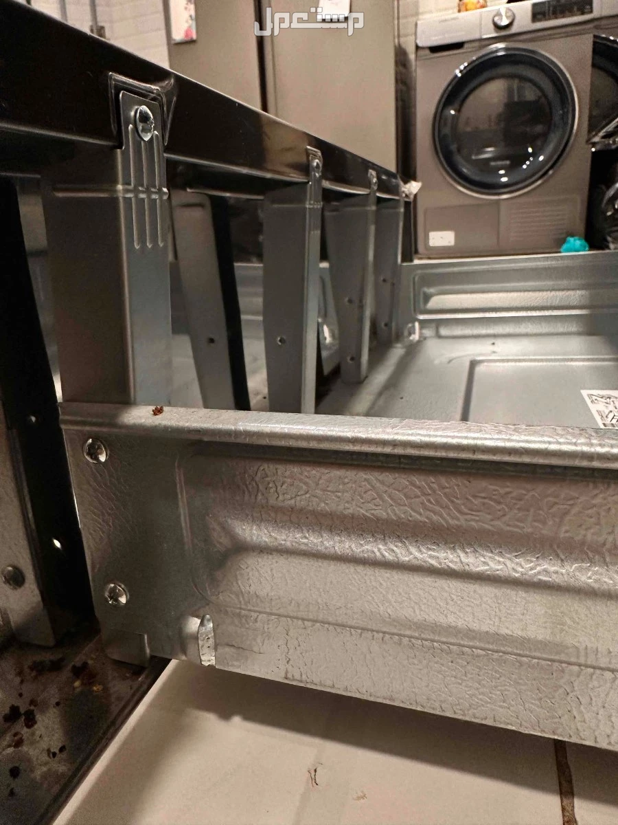 فرن LG كهرباء شبه جديد بقلاية هوائية و 5 عيون في الدمام