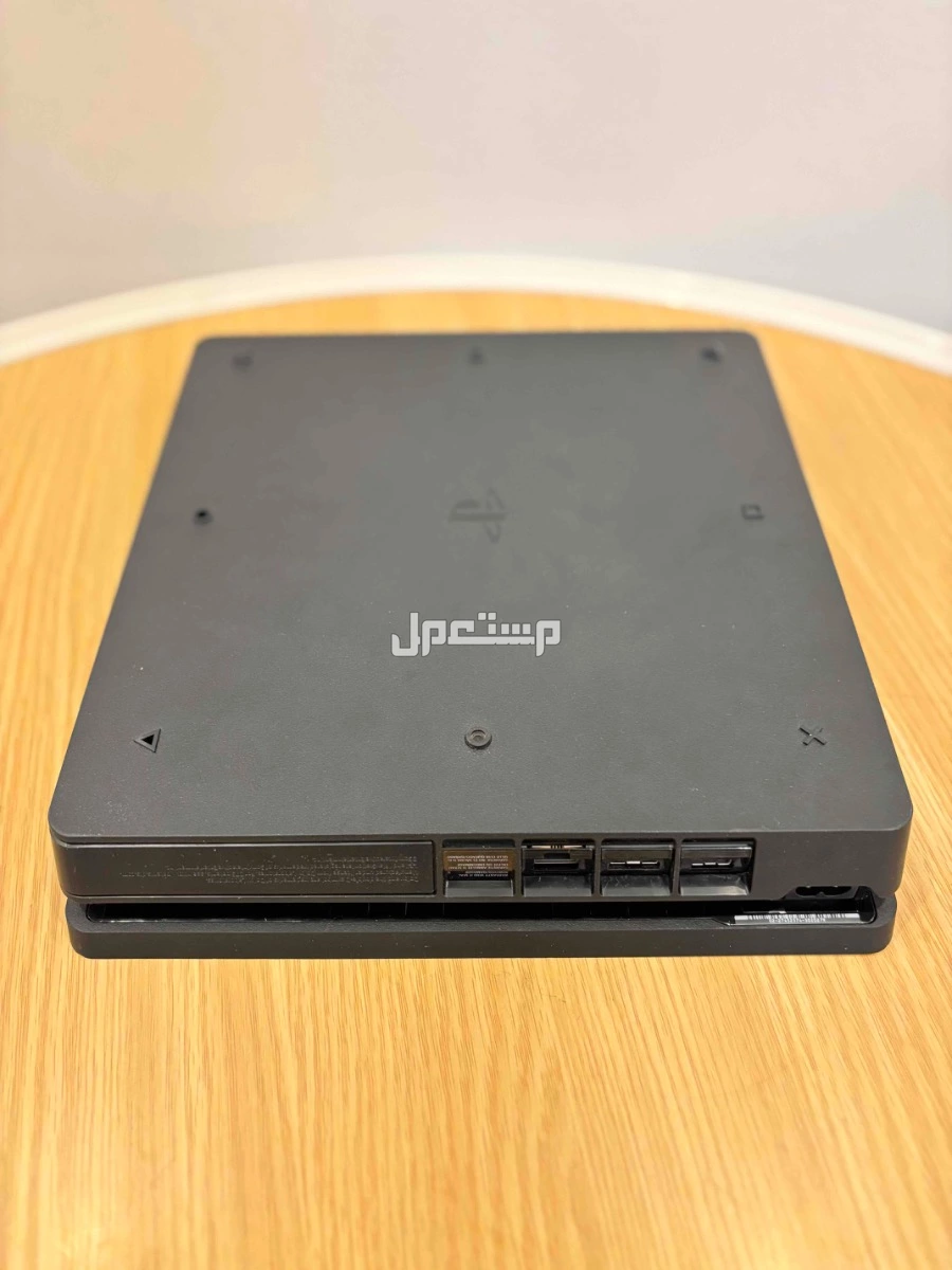 سوني 4 مستخدم للبيع  في الدمام بسعر 500 ريال سعودي