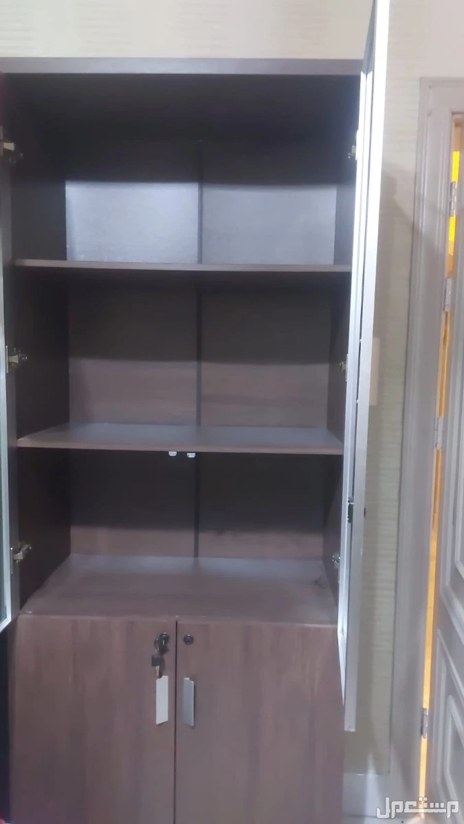 مكيفات سبليت شبه جديده وادوات كهربائيه ومكتب شبه جديد ومطابخ لايجي الا الصامل رجاء خاص  في جدة بسعر 0 ريال سعودي