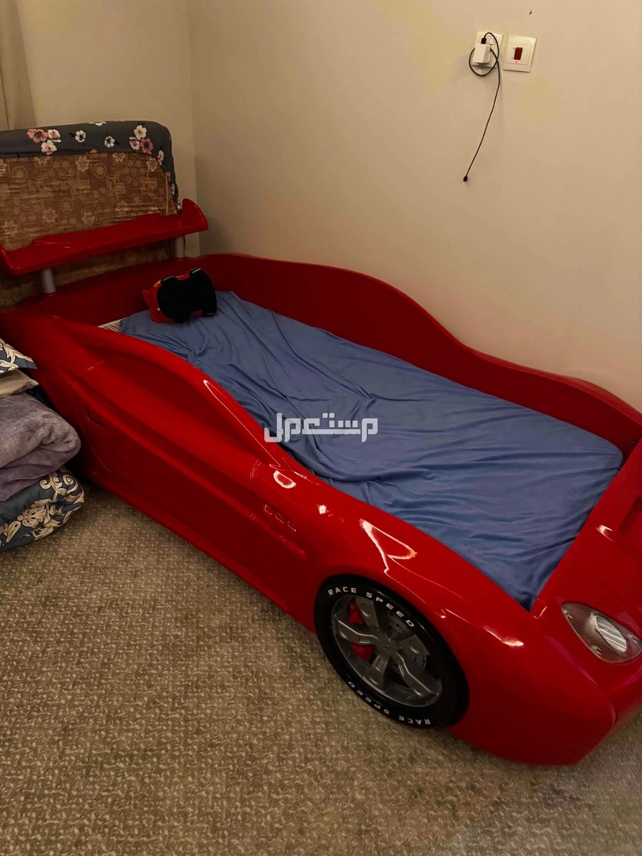 سرير اطفال للبيع من عمر سنتين وفوق ..........0