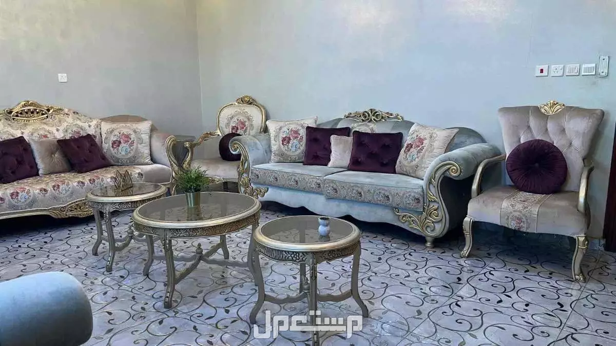 للبيع كنب فاخر مخمل استخدام بسيط جدًا في جدة