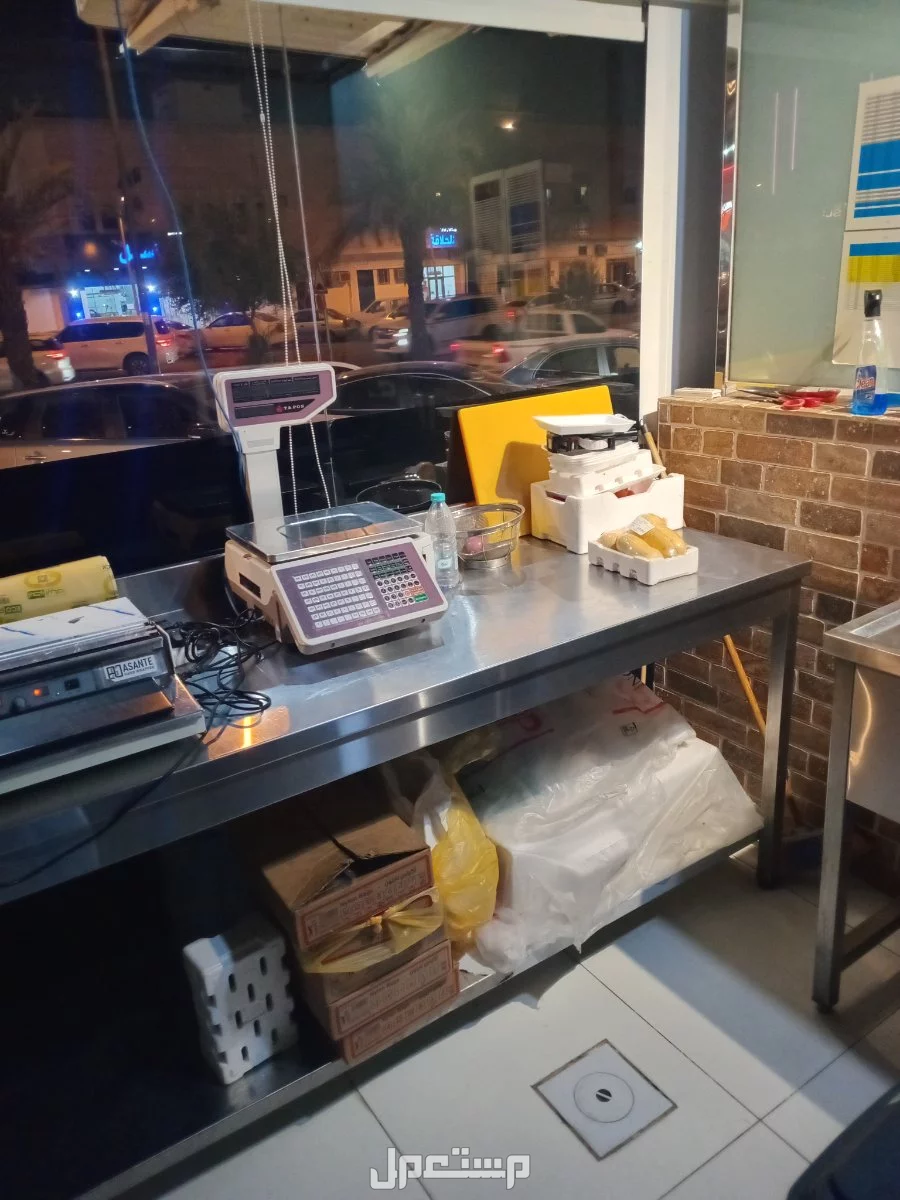 اغراض مح في الرياض بسعر 30 ألف ريال سعودي