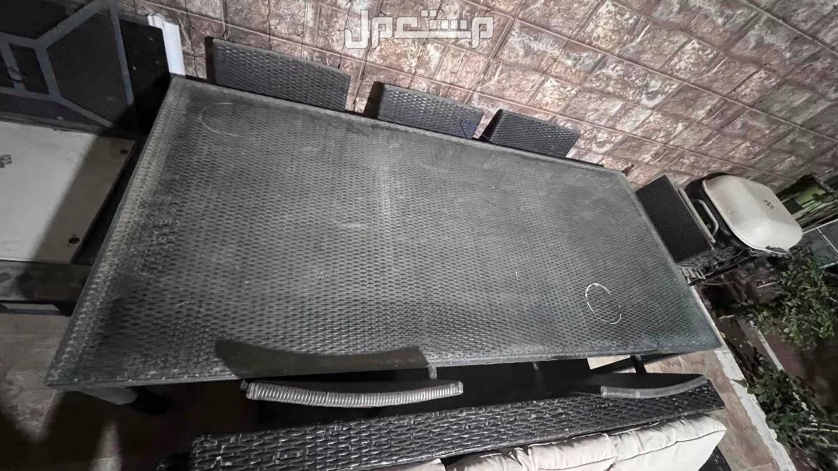 طاولة خارجية للبيع في الرياض بسعر 650 ريال سعودي