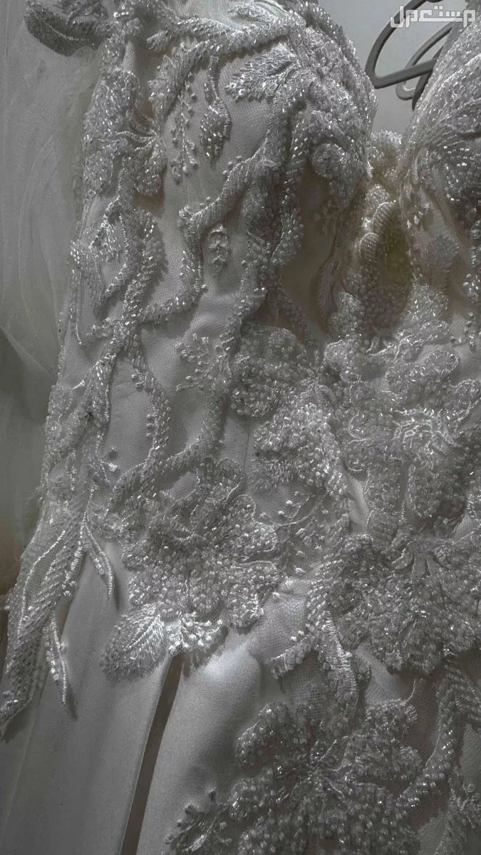 فستان في الطائف بسعر 1500 ريال سعودي قابل للتناقش في السعر