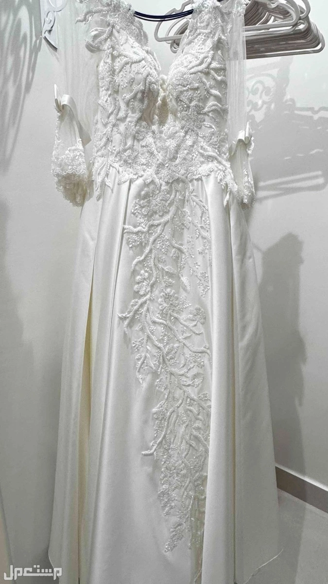 فستان في الطائف بسعر 1500 ريال سعودي قابل للتناقش في السعر الشكل كامل