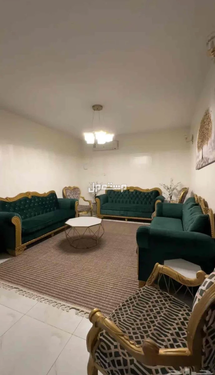 الرياض في الرياض بسعر ألفين ريال سعودي كنب نظيف اخو الجديد