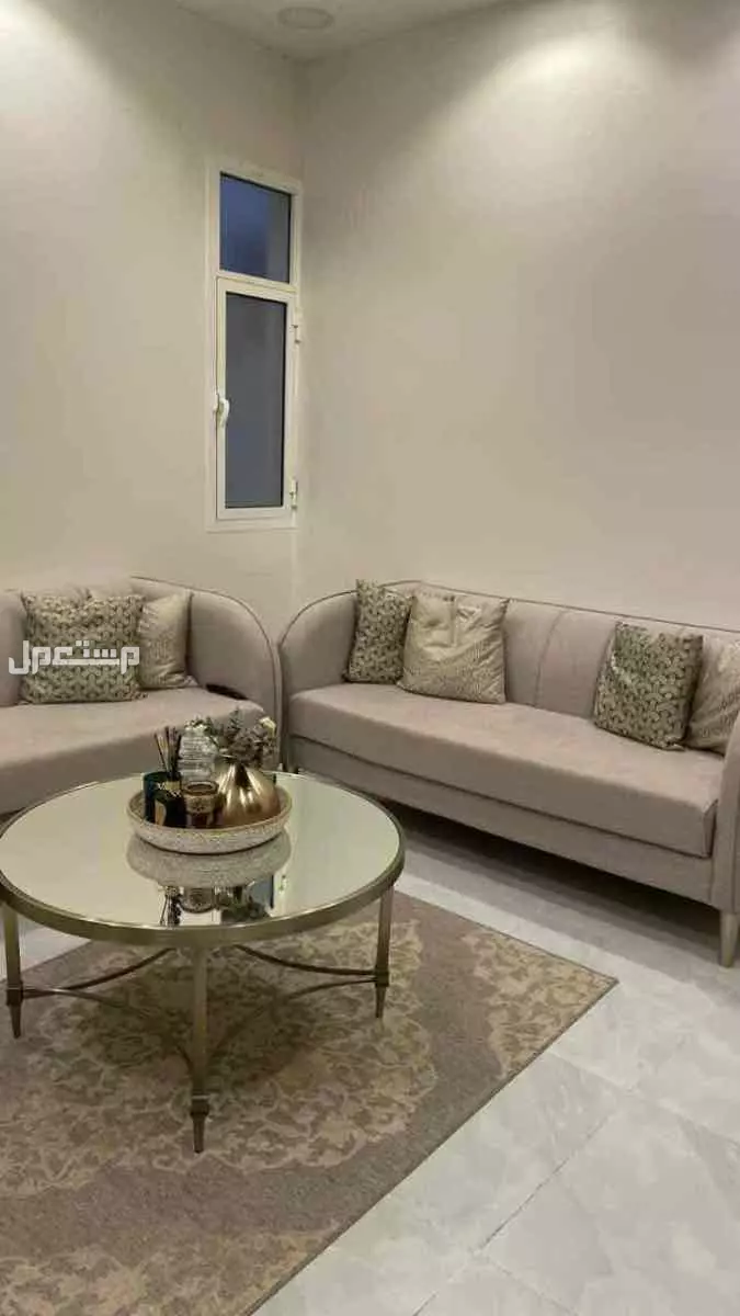 للبيع كنب نظيف بالحيل مرره في بريده في بريدة بسعر 1500 ريال سعودي