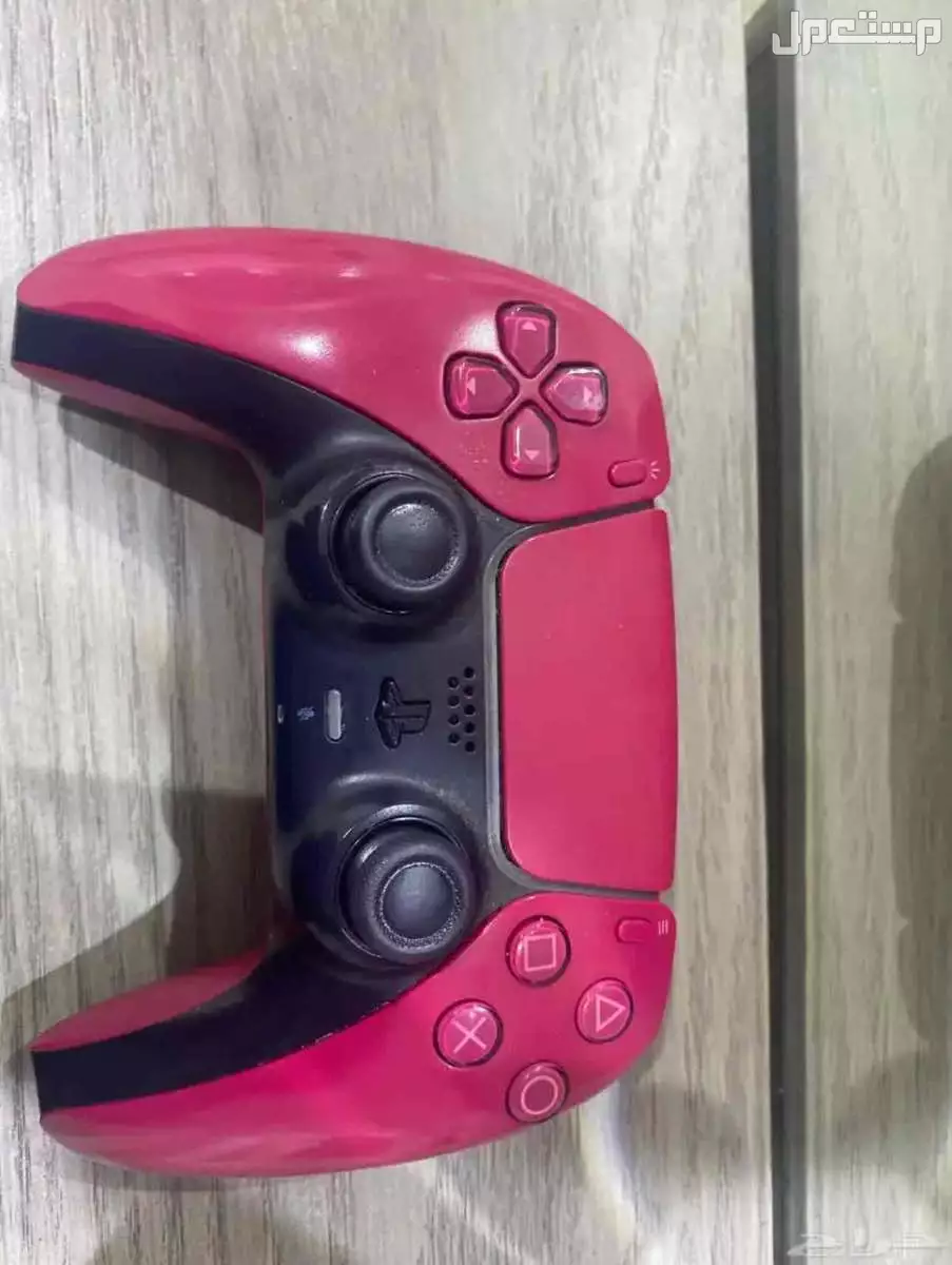 يد سوني 5  في المدينة المنورة بسعر 1800ريال سعودي